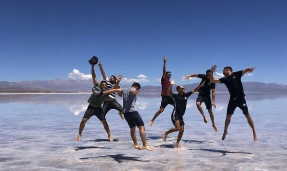 Foto de viaje con amigos en Salinas Grandes, Jujuy, Argentina. 